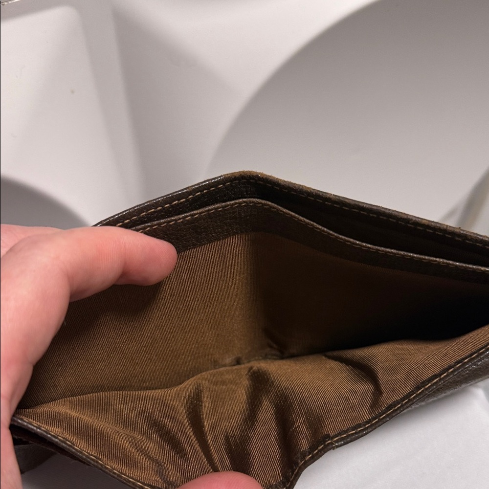 Gucci Beige and Brown Signature Canvas Bi-Fold Wallet - Picture 4 of 6